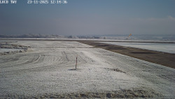 Pojezdová dráha, Runway