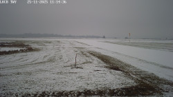 Pojezdová dráha, Runway
