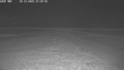 Pojezdová dráha, Runway