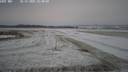 Pojezdová dráha, Runway