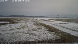 Pojezdová dráha, Runway