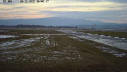 Pojezdová dráha, Runway