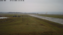 Pojezdová dráha, Runway