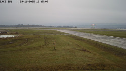 Pojezdová dráha, Runway