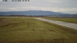 Pojezdová dráha, Runway