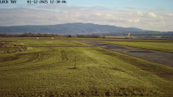 Pojezdová dráha, Runway