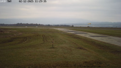 Pojezdová dráha, Runway