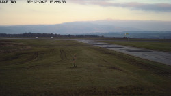 Pojezdová dráha, Runway