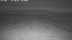 Pojezdová dráha, Runway