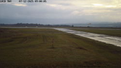 Pojezdová dráha, Runway