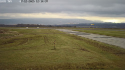 Pojezdová dráha, Runway