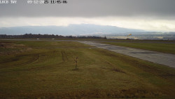 Pojezdová dráha, Runway