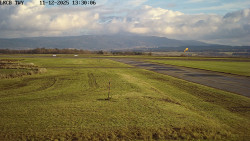 Pojezdová dráha, Runway