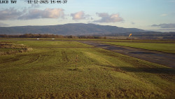 Pojezdová dráha, Runway