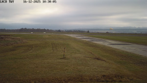Letiště Cheb - Pojezdová dráha, Runway - 16.12.2025 v 10:30 Letiště Cheb - Pojezdová dráha, Runway - 16.12.2025 v 10:30