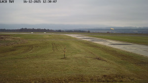 Letiště Cheb - Pojezdová dráha, Runway - 16.12.2025 v 12:30 Letiště Cheb - Pojezdová dráha, Runway - 16.12.2025 v 12:30