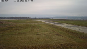 Letiště Cheb - Pojezdová dráha, Runway - 16.12.2025 v 12:45 Letiště Cheb - Pojezdová dráha, Runway - 16.12.2025 v 12:45