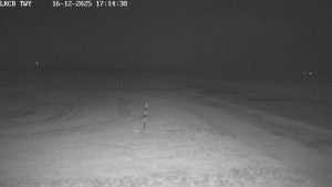 Letiště Cheb - Pojezdová dráha, Runway - 16.12.2025 v 17:15 Letiště Cheb - Pojezdová dráha, Runway - 16.12.2025 v 17:15