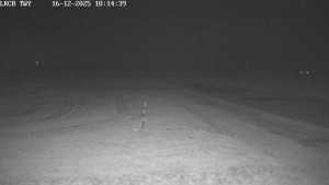 Letiště Cheb - Pojezdová dráha, Runway - 16.12.2025 v 18:15 Letiště Cheb - Pojezdová dráha, Runway - 16.12.2025 v 18:15