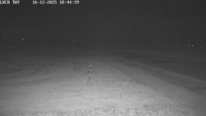 Letiště Cheb - Pojezdová dráha, Runway - 16.12.2025 v 18:45 Letiště Cheb - Pojezdová dráha, Runway - 16.12.2025 v 18:45