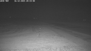 Letiště Cheb - Pojezdová dráha, Runway - 16.12.2025 v 20:15 Letiště Cheb - Pojezdová dráha, Runway - 16.12.2025 v 20:15