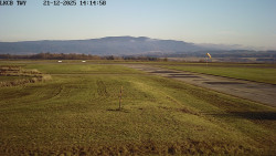 Pojezdová dráha, Runway