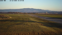 Pojezdová dráha, Runway