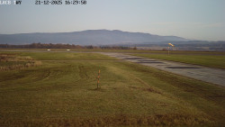 Pojezdová dráha, Runway