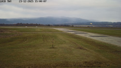 Pojezdová dráha, Runway