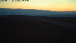 Pojezdová dráha, Runway