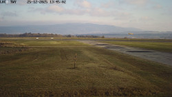 Pojezdová dráha, Runway