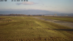 Pojezdová dráha, Runway