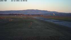 Pojezdová dráha, Runway