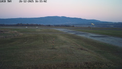 Pojezdová dráha, Runway