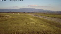 Pojezdová dráha, Runway