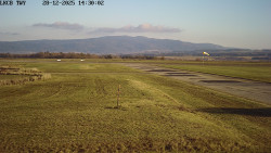 Pojezdová dráha, Runway