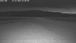 Pojezdová dráha, Runway