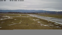 Pojezdová dráha, Runway