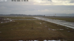 Pojezdová dráha, Runway