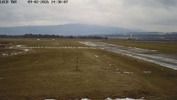 Pojezdová dráha, Runway