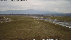 Pojezdová dráha, Runway