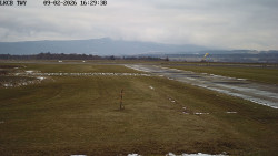 Pojezdová dráha, Runway