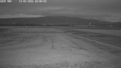 Pojezdová dráha, Runway