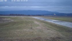 Pojezdová dráha, Runway