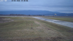 Pojezdová dráha, Runway