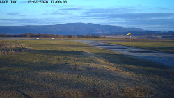 Pojezdová dráha, Runway