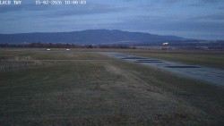 Pojezdová dráha, Runway