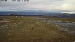 Pojezdová dráha, Runway