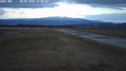 Pojezdová dráha, Runway