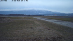 Pojezdová dráha, Runway